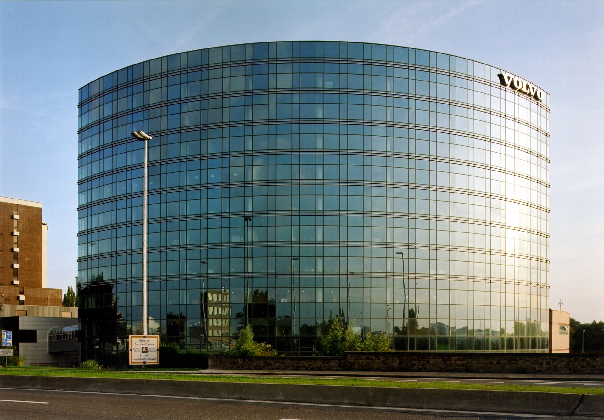 volvo full front.jpg