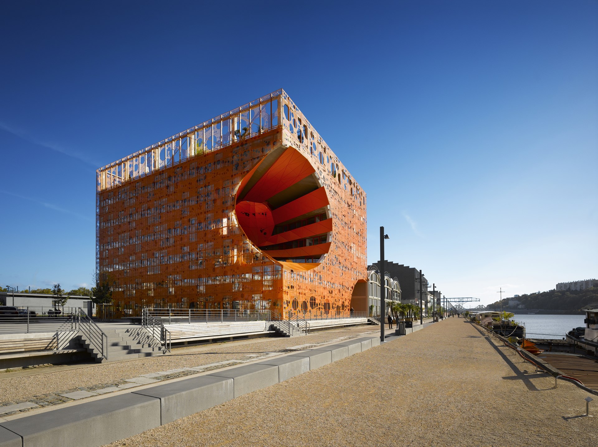 Le Cube Orange