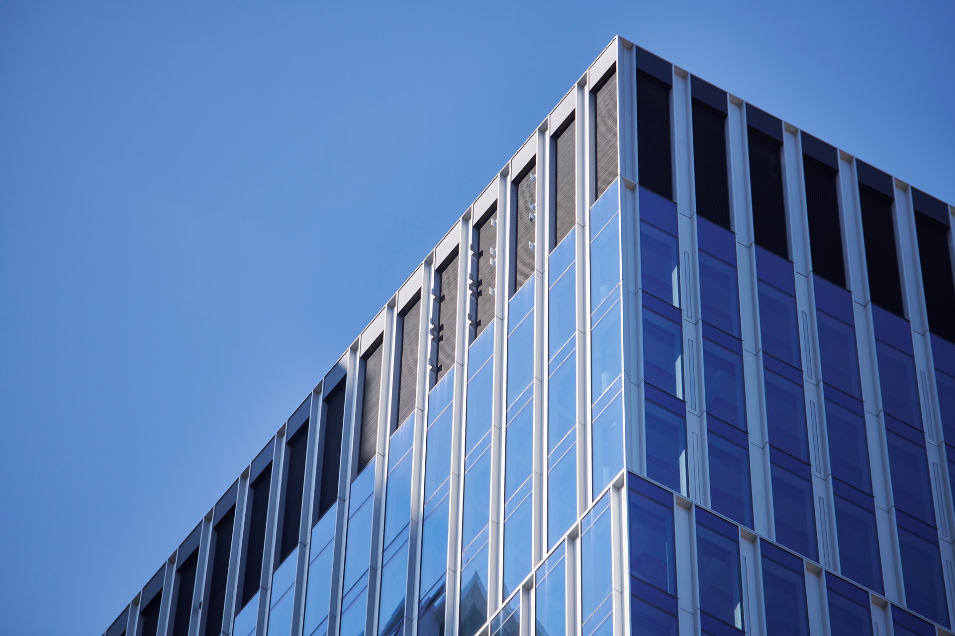 20210811_Wicona_Objektbericht_Senckenbergturm_FFM_0001.jpg