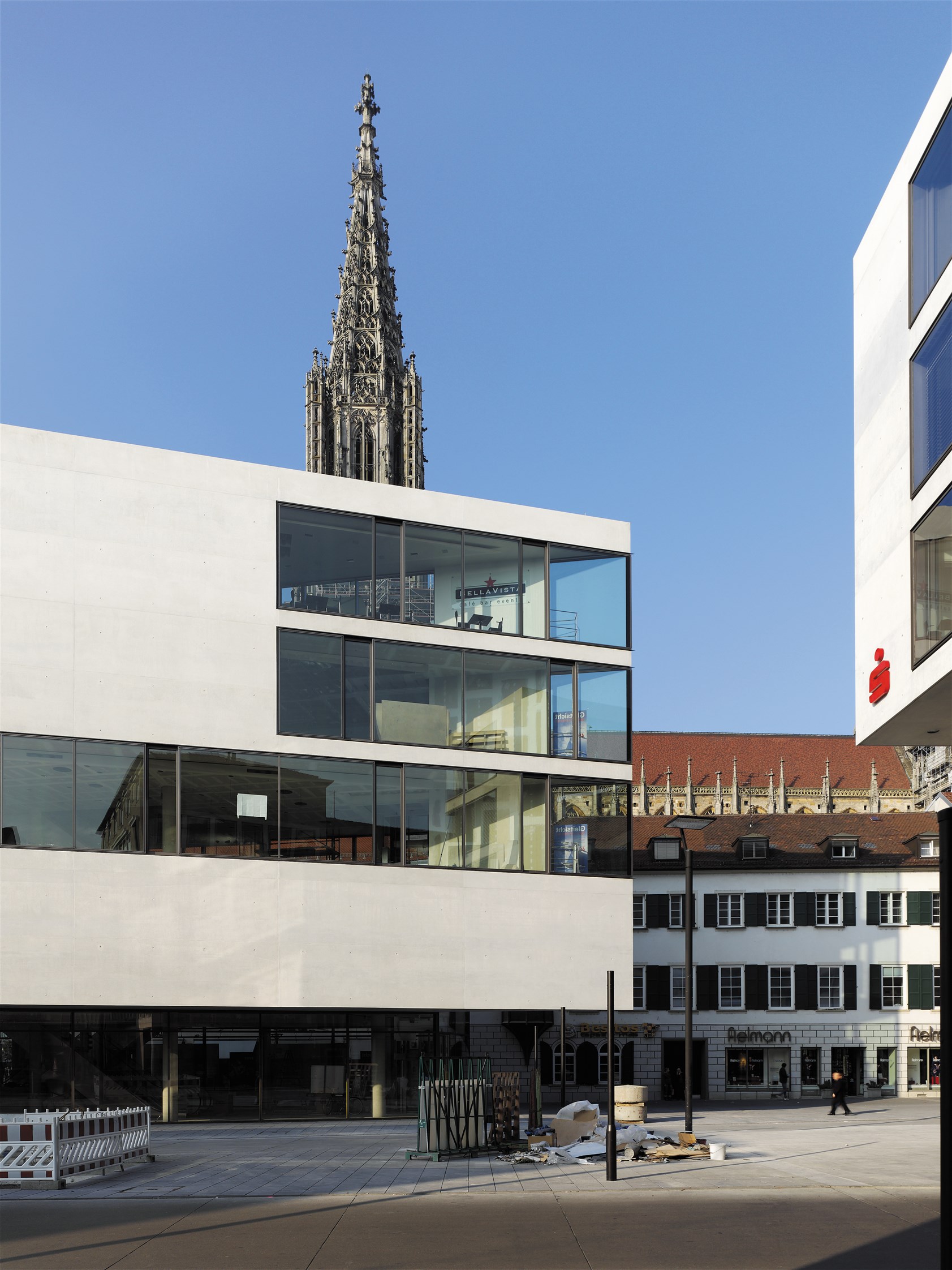 UL_NEUE_MITTE3.jpg