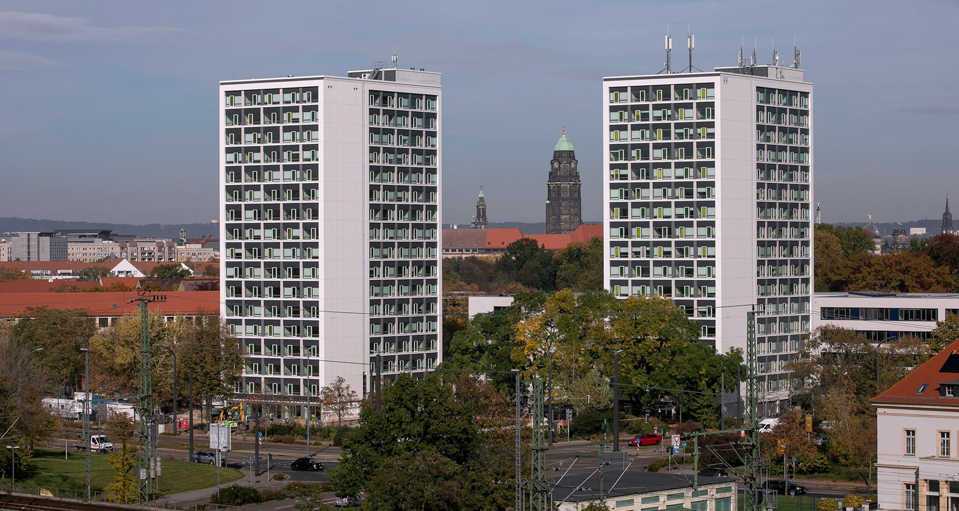 Zwei Hochhäuser