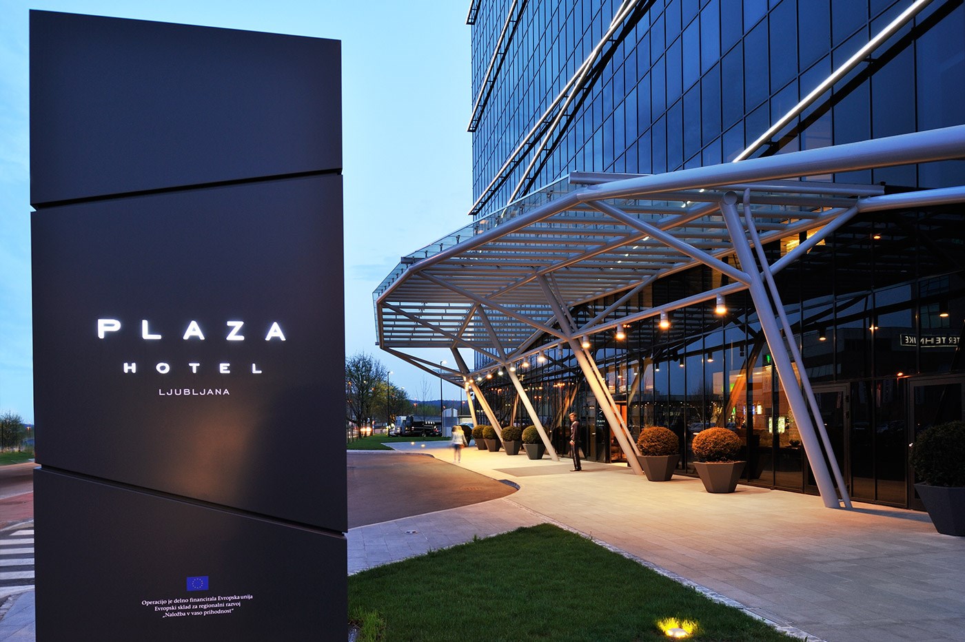 Hotel Plaza_3-f.jpg