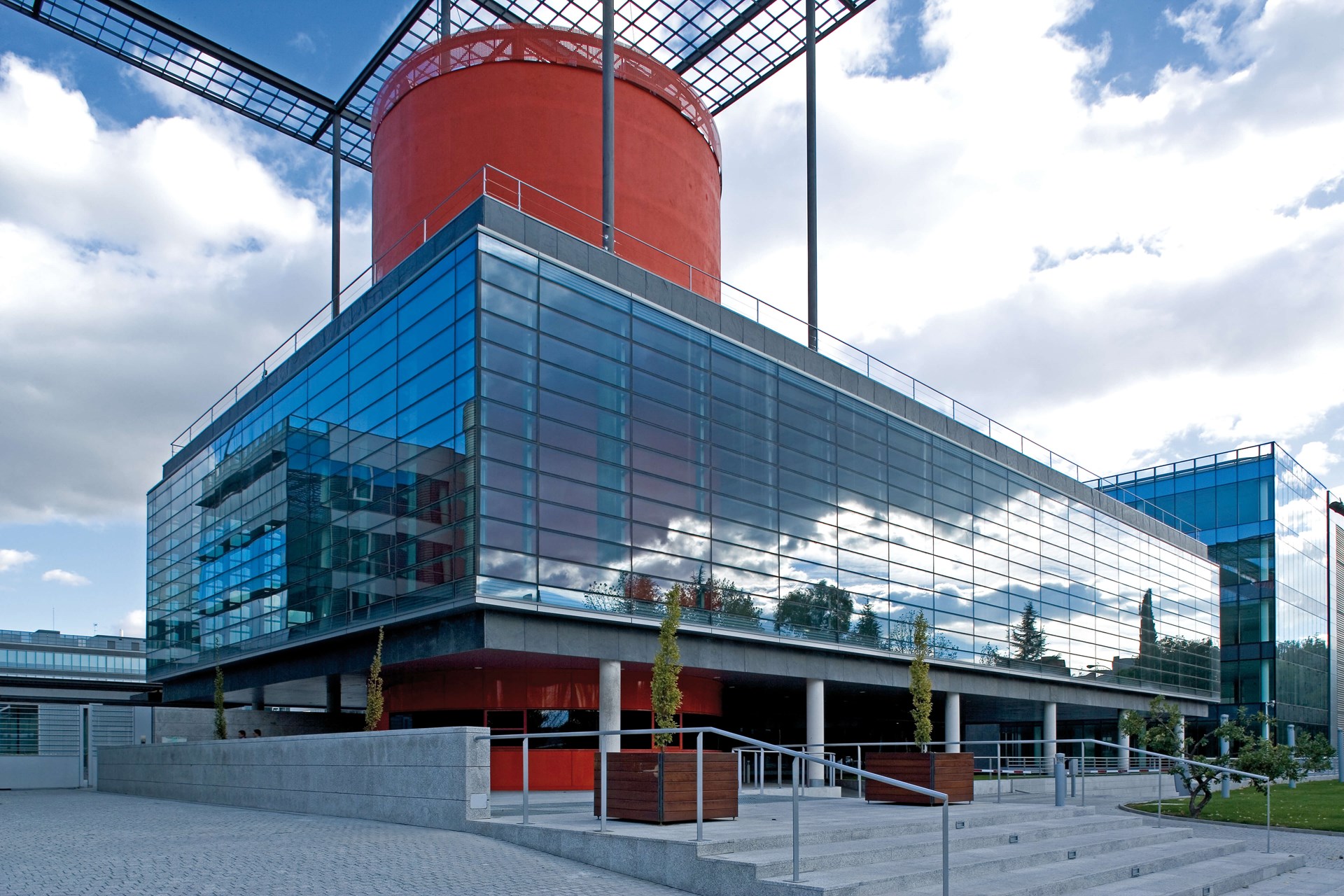 Centro de servicios empresariales "Las Mercedes"