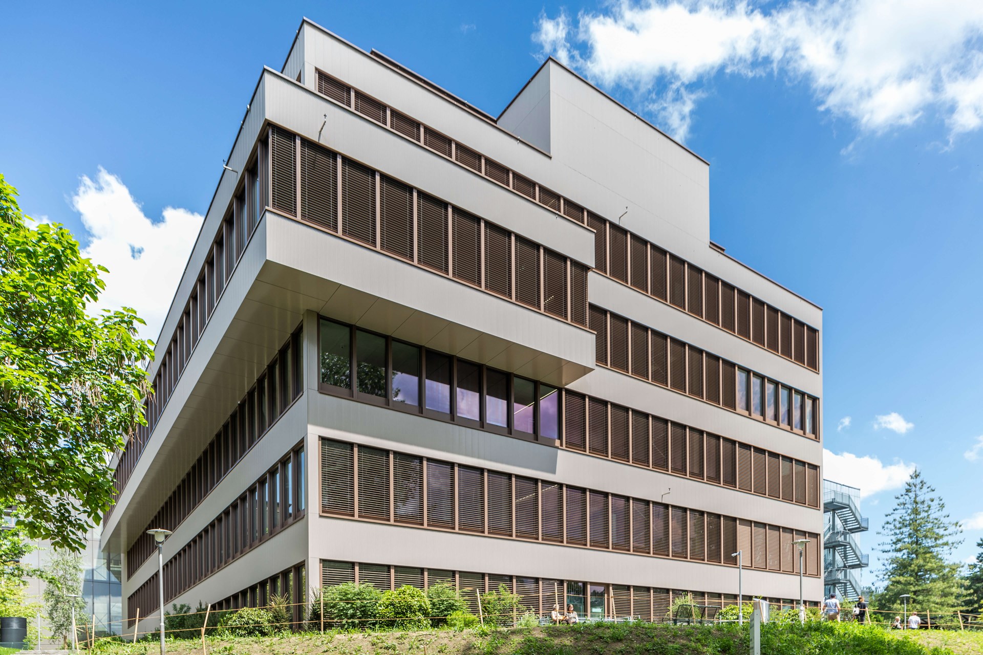 12372_28929_1560758424_usz-technikzentrale-tz-sued2-modulbau-sued2-im-park-jpg.jpg